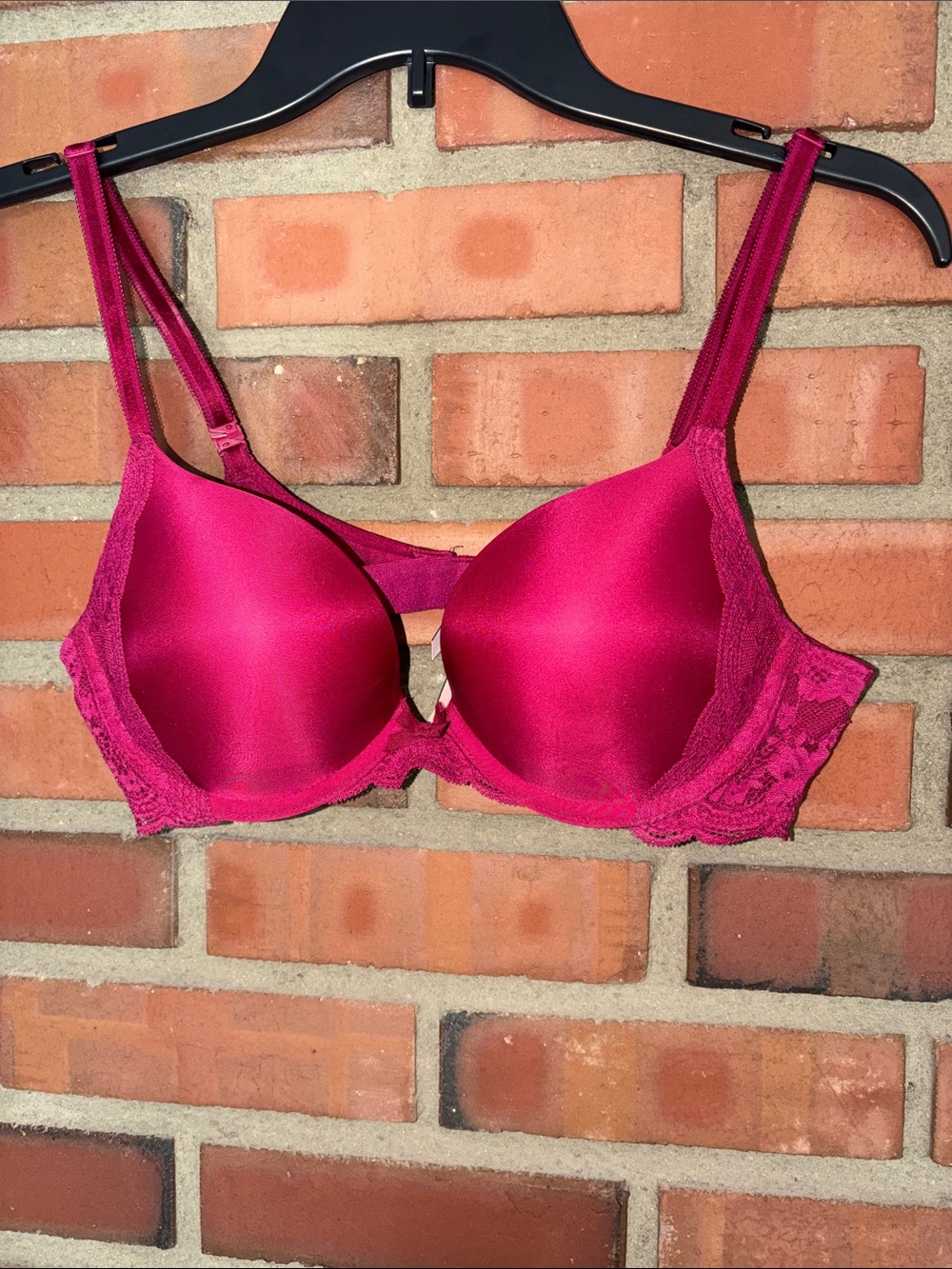 Victoria's Secret Dream Angels Pushup Bra 36B burgundy red worn twice